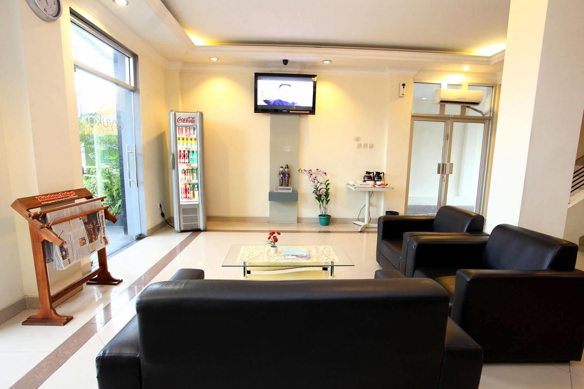 Aryuka Hotel